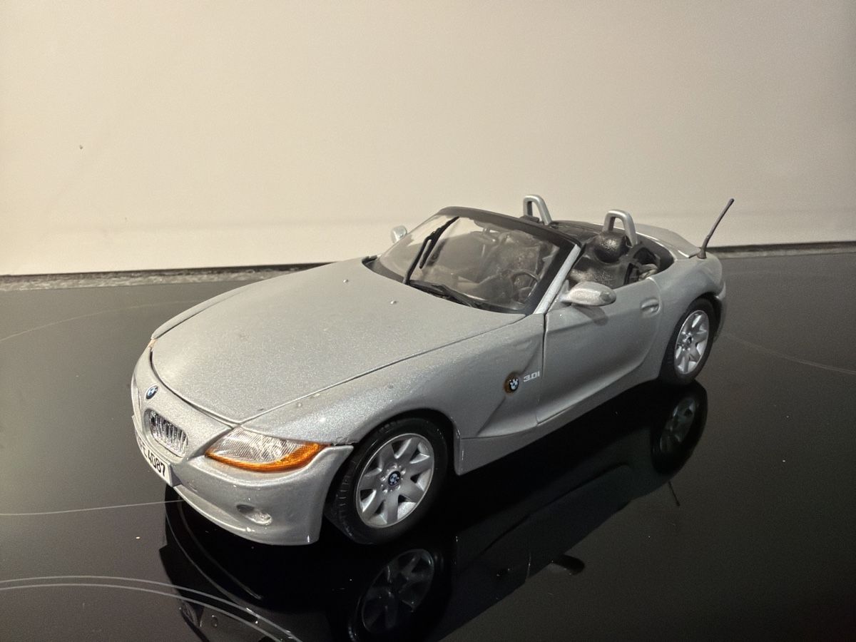 Motormax Modellautos: BMW Z4 Roadster - 1/18 - Motor Max – Gebraucht aus Wolfwil von Rolex1