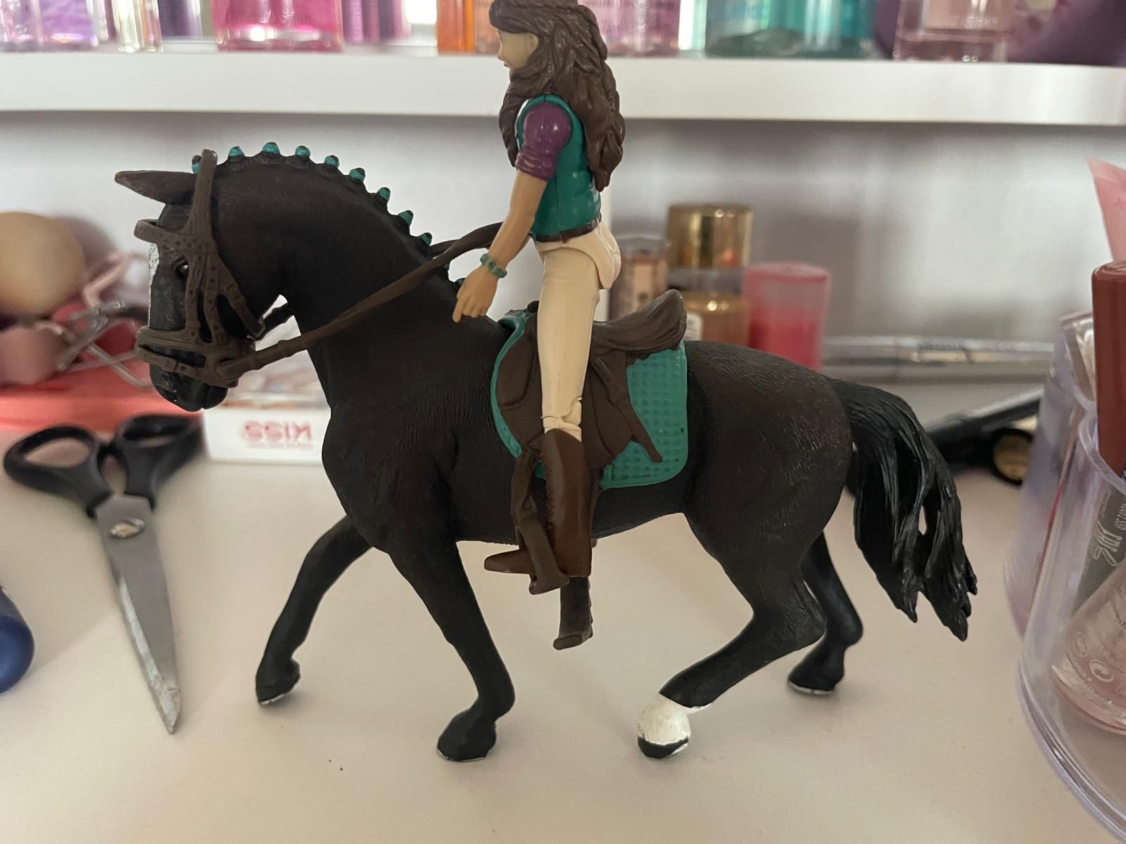 Schleich Giocattoli: Schleich Reiterin mit Pferd – Usato da Montagny-la-Ville venduto da acou