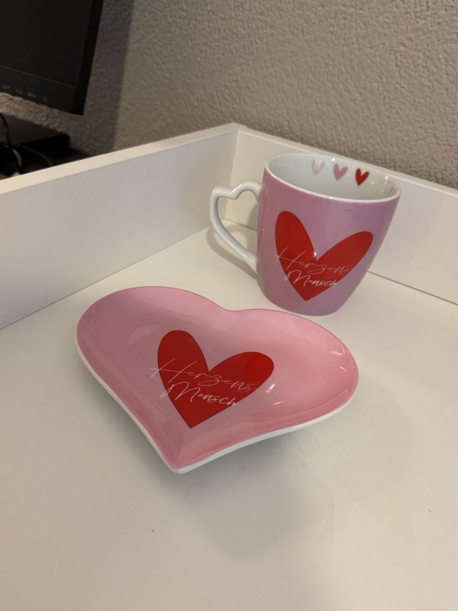 Set di piatti: Romantische Tasse mit Herz und passender Teller – Usato da Zürich venduto da Selina_Hi