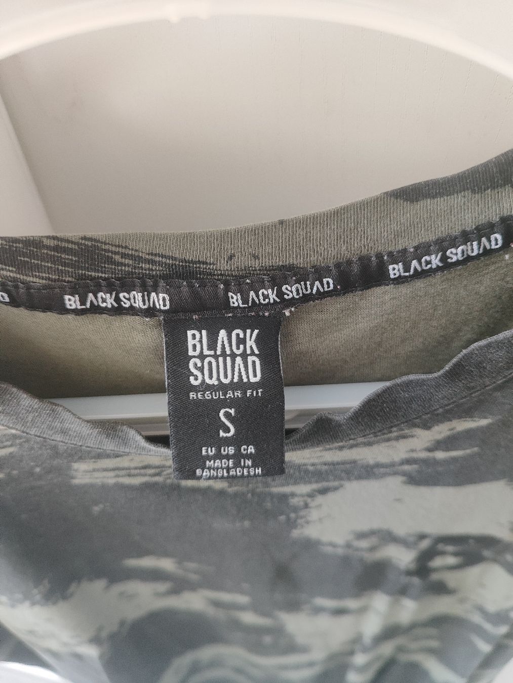 T-shirts: T-shirt Black Squad camouflage taille S – D'occasion à Vétroz par mrcl01 1