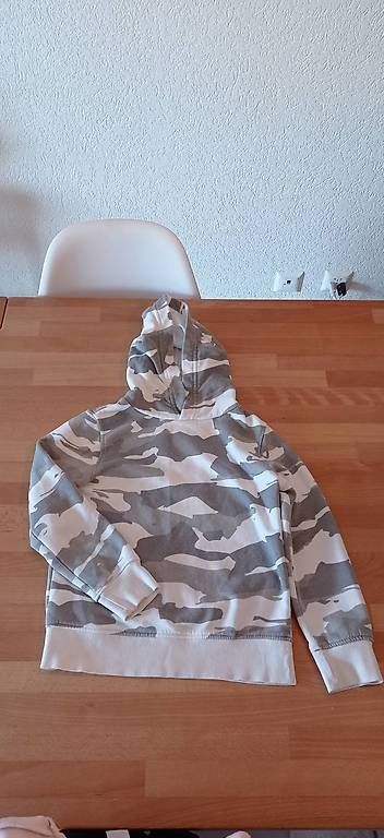 Lotti & Set di vestiti: Lot habits pull enfants 122- 128cm – Usato da Daillens venduto da Virginie1306 1