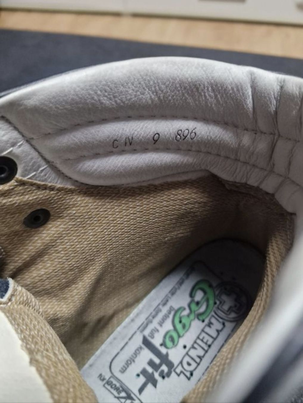 Meindl Scarpe da uomo: Meindl Wanderschuh Goretex, Grösse 43, Top Zustand – Nuovo (secondo la descrizione) da Chur venduto da Stechmuecke21 5