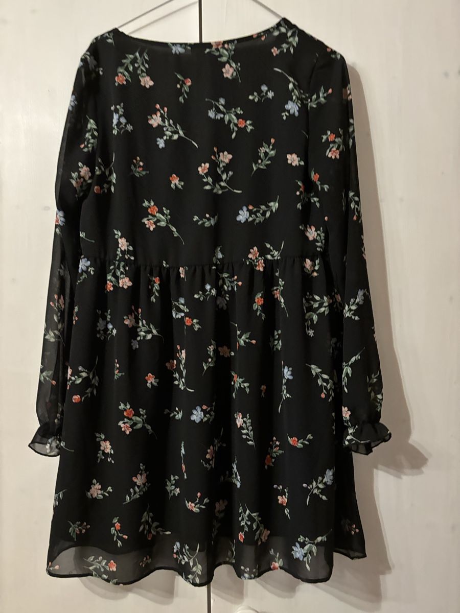 H&M Vestiti: black flower dress – Usato da Niederhelfenschwil venduto da Carolin_ 1