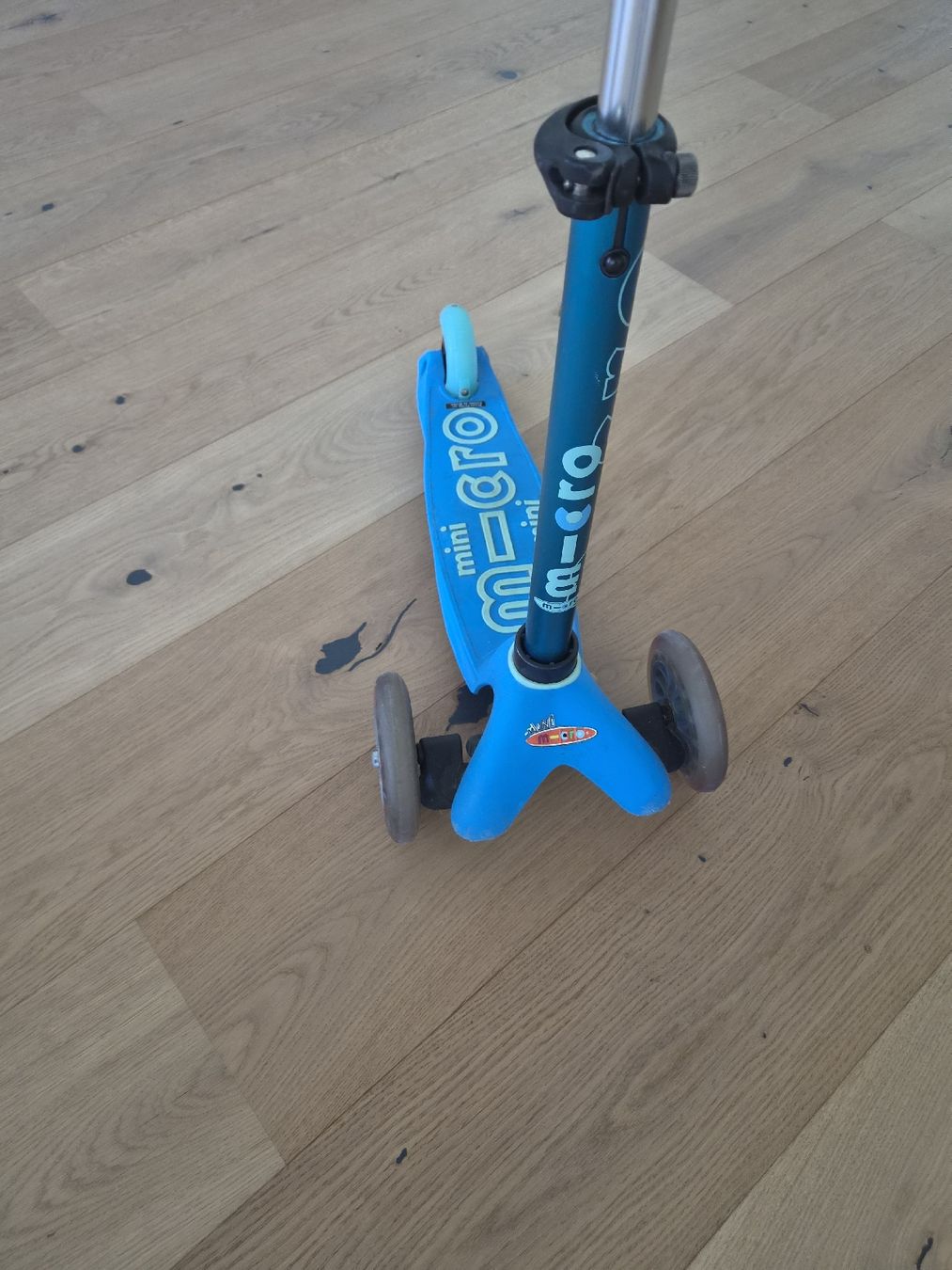 Micro Kickboard: Micro Mini Scooter blau mit Sitz gebrauchter Zustand – Usato da Lützelflüh-Goldb venduto da 3delweiss 1