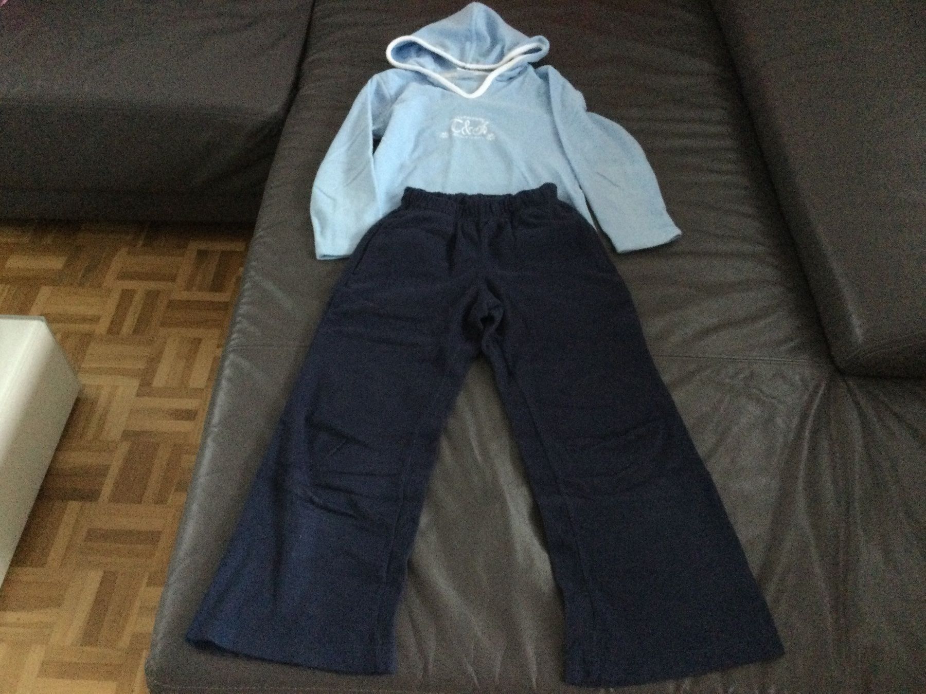 Ensembles coordonnés: Trainer hellblau/marine – D'occasion à Horw par Benny017