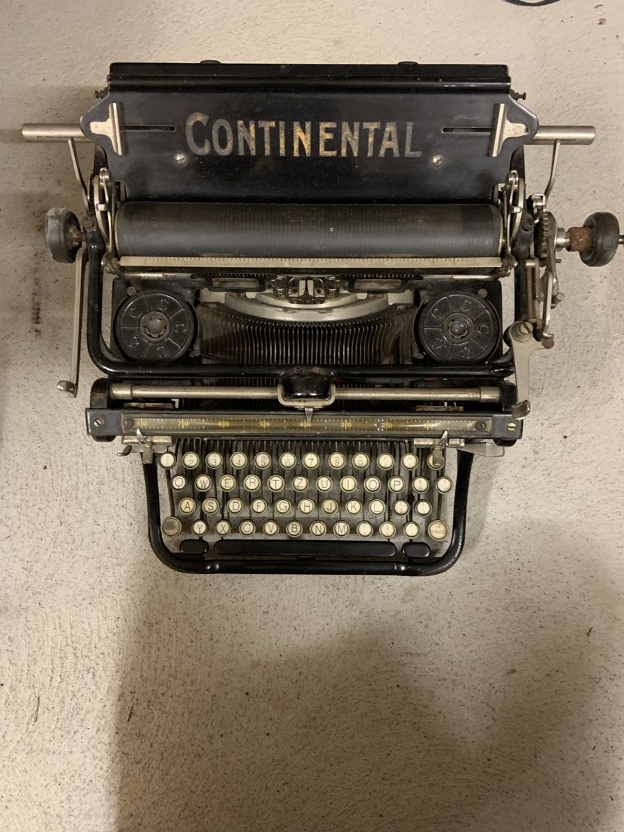 Continental Schreibmaschinen: Alte Schreibmaschine Continental – Gebraucht aus Galgenen von obe_dj6b