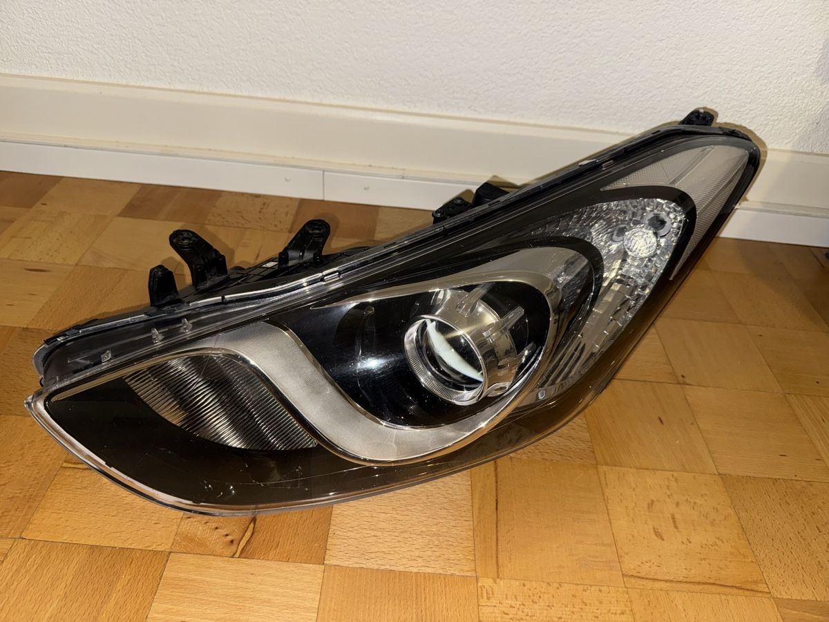 Hyundai Phares: Phare gauche Hyundai i30 2012- – D'occasion à fribourg par Nikita.0762813663 2