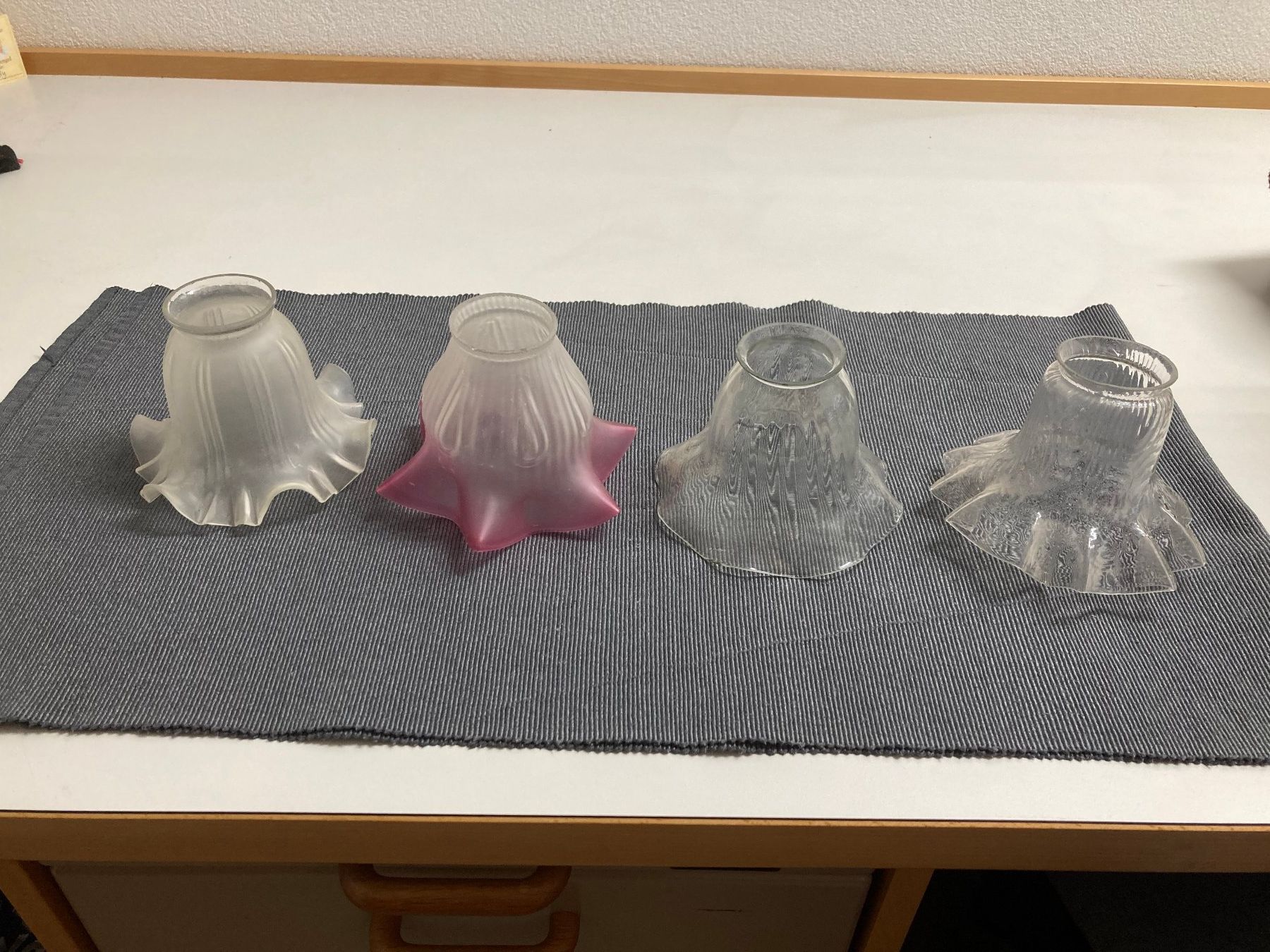Lampenschirme: 4 Lampenschirme Glas – Gebraucht aus Weissbad von Hado42