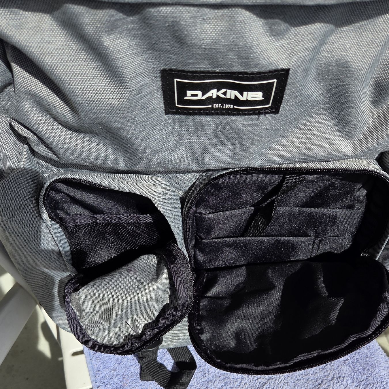 Dakine Zaini: Rucksack Dakine Method DLX 28L grau neu – Nuovo (secondo la descrizione) da Biel/Bienne venduto da lauchhammer100 5