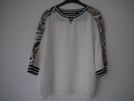 MARC CAIN T-Shirt / Bluse N 5