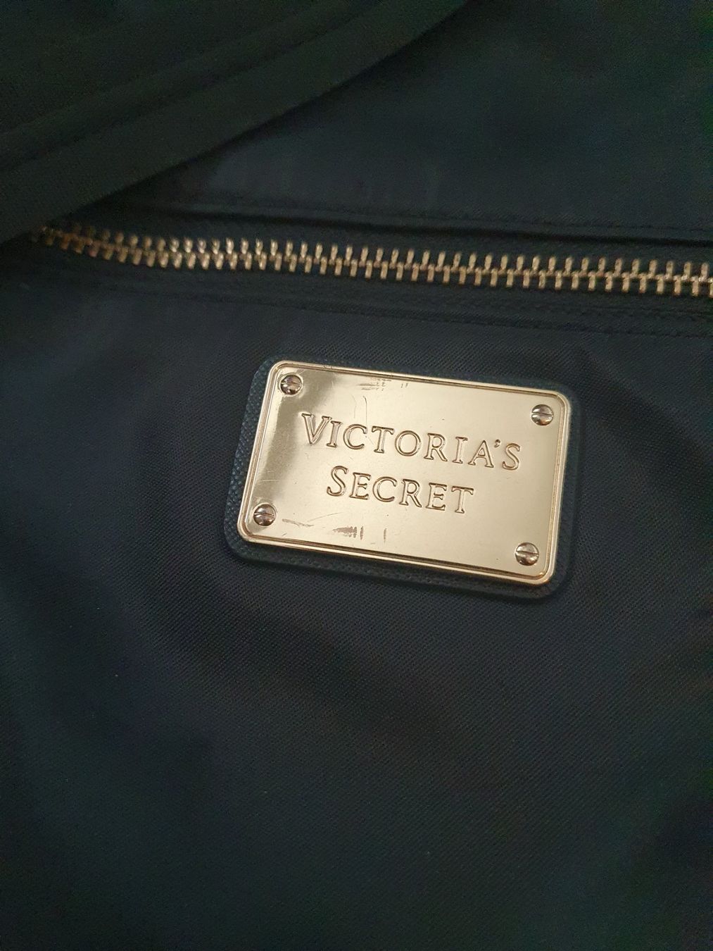 Victoria's Secret Taschen für Damen: Schwarze Handtasche Victoria's Secret – Gebraucht aus Nussbaumen AG von jul_t76k 1