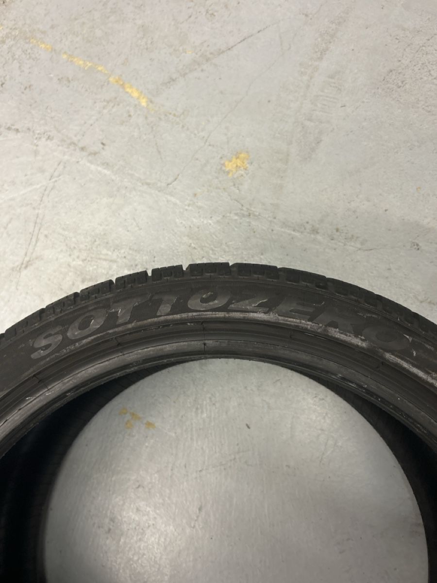 Pneus & Kompletträder: 2x Pirelli 255/35 R19 Winterreifen – Gebraucht aus Uznach von Kushmanguli 3