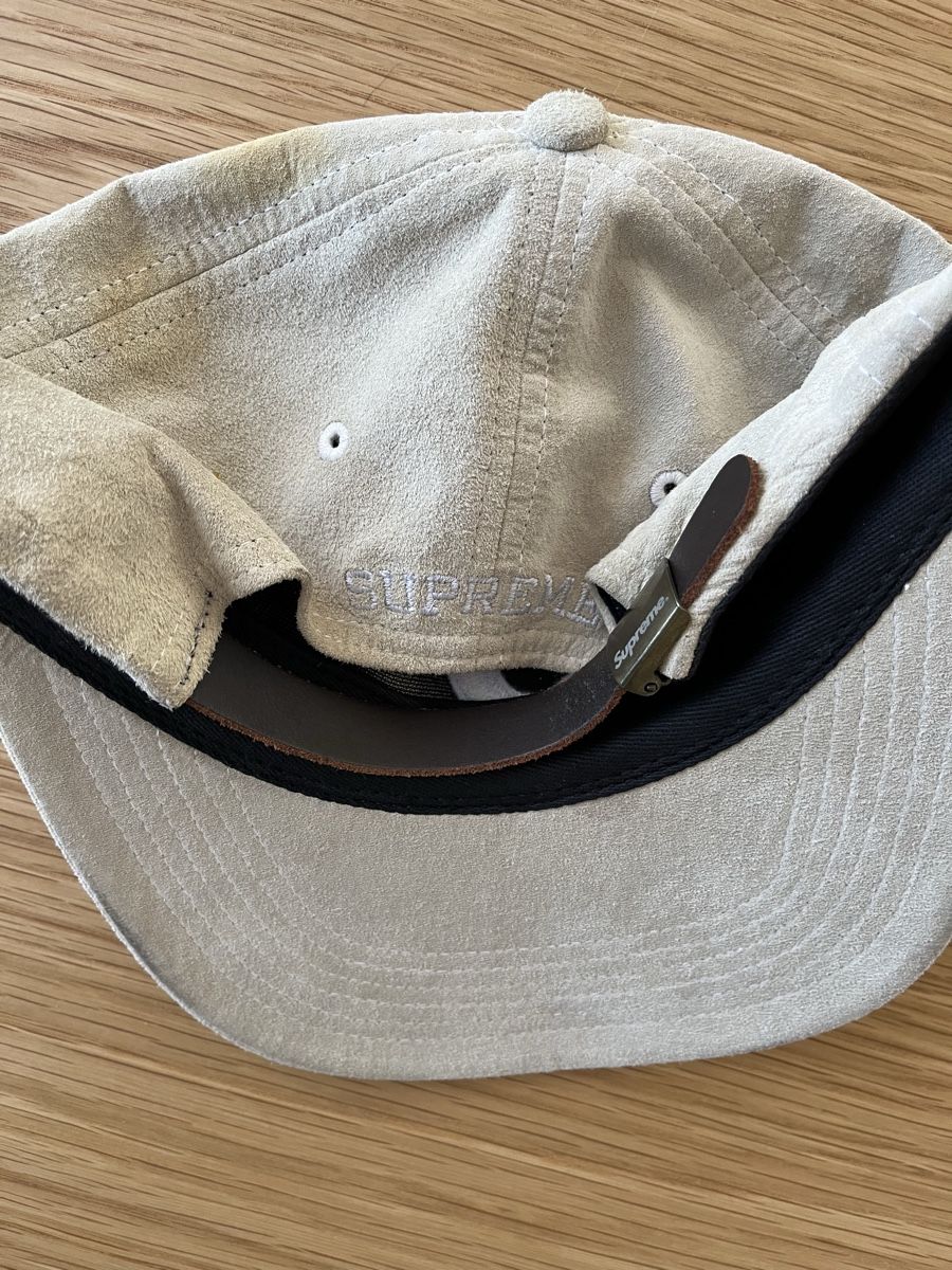 Sonstige Kleidung & Accessoires: Supreme - Cap Suede Look – Gebraucht aus Unterseen von BiancaNBozo 1