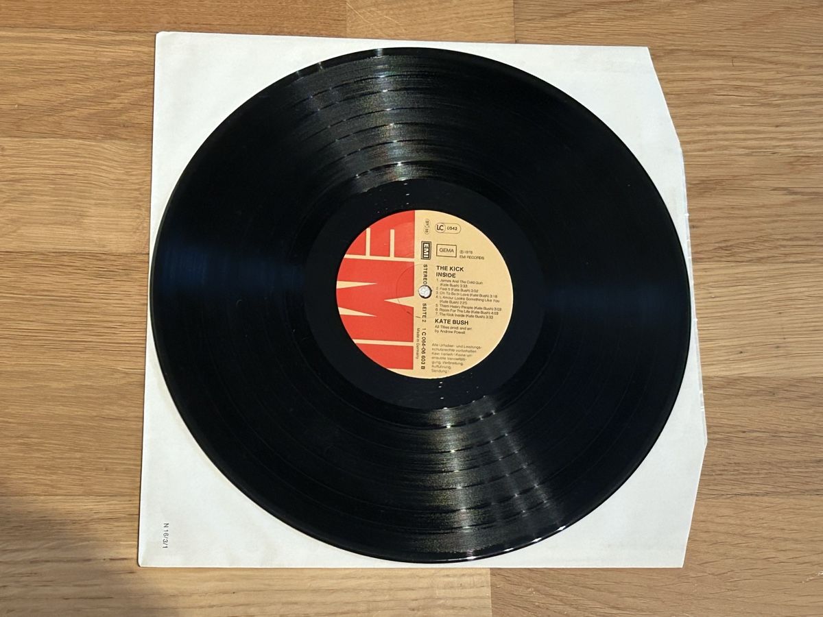 Vinyles: Kate Bush. 1978. The Kick Inside – D'occasion à Faulensee par Mizuno06 3