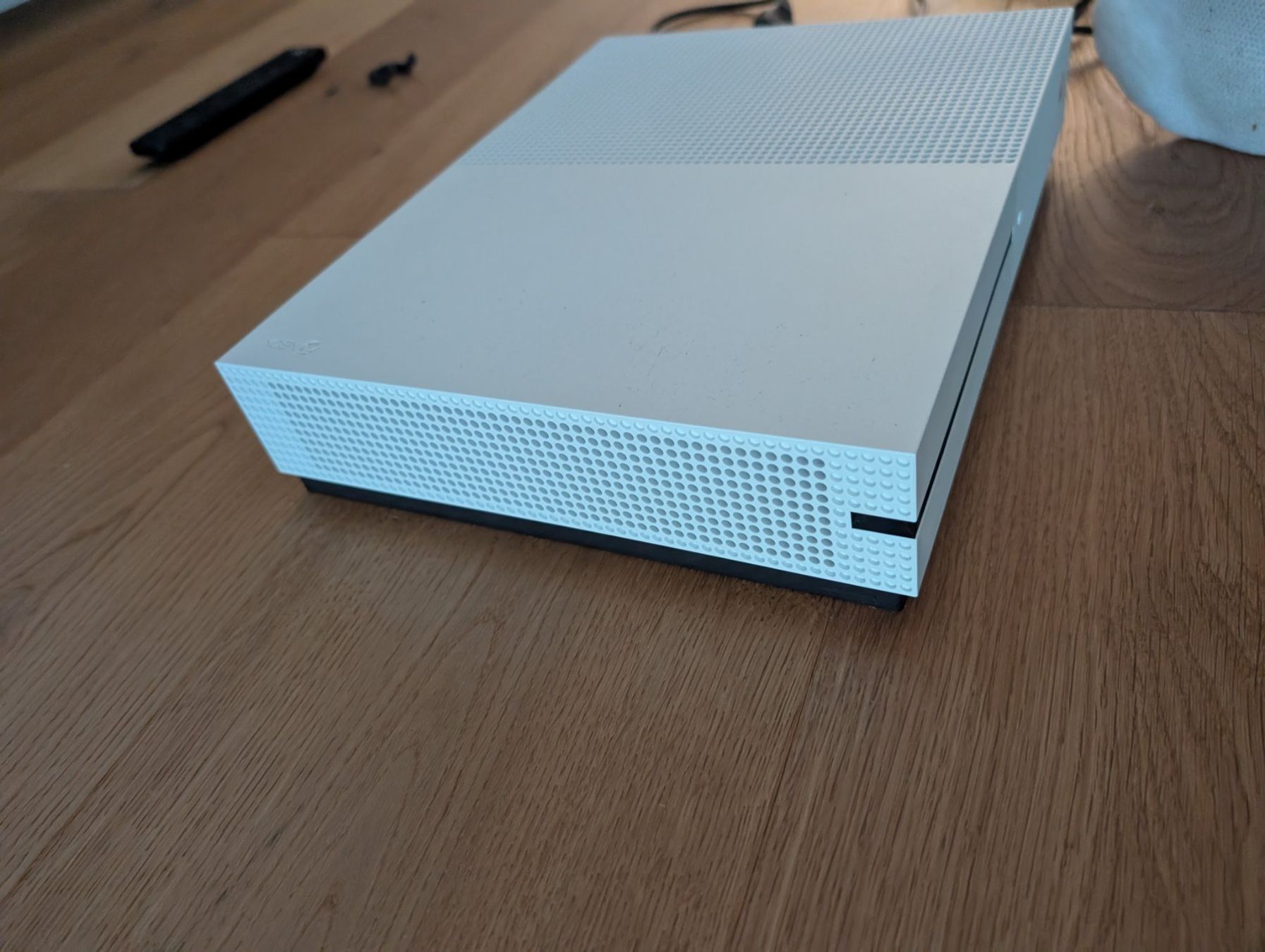 Microsoft Consoles: Xbox One S 500 GB – D'occasion à Zollikofen par tantun 2