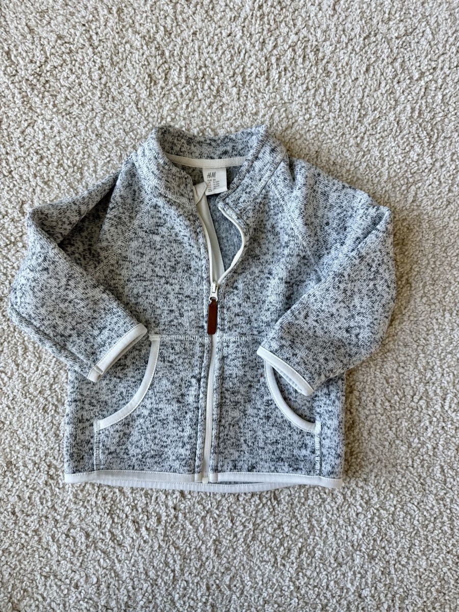 H&M Giacche & Cappotti: Fleecejack H&M grau meliert Grösse 80  – Usato da Arni AG venduto da Feeli_86