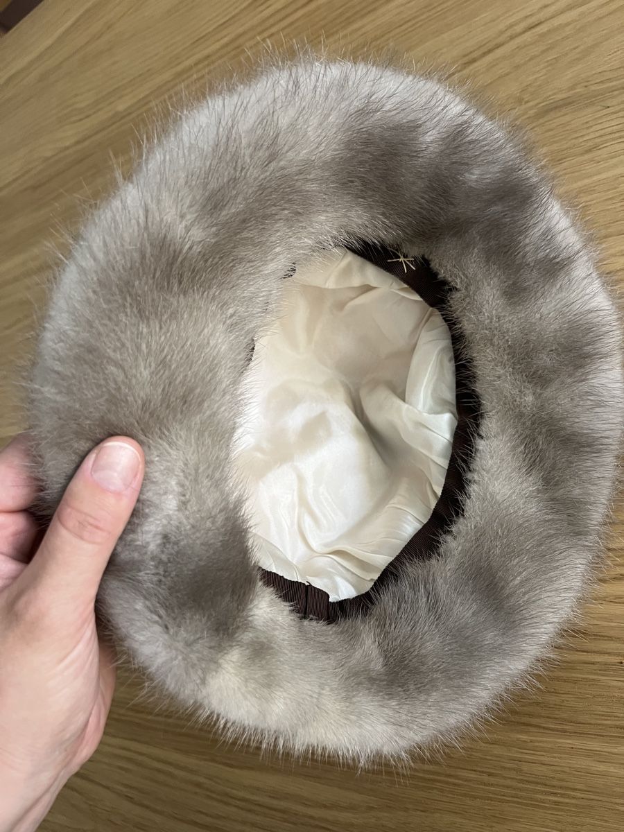 Copricapi, berretti & cappellini: Luxuriöser Nerz Bucket hat  – Usato da Luzern venduto da myluxurythings 1