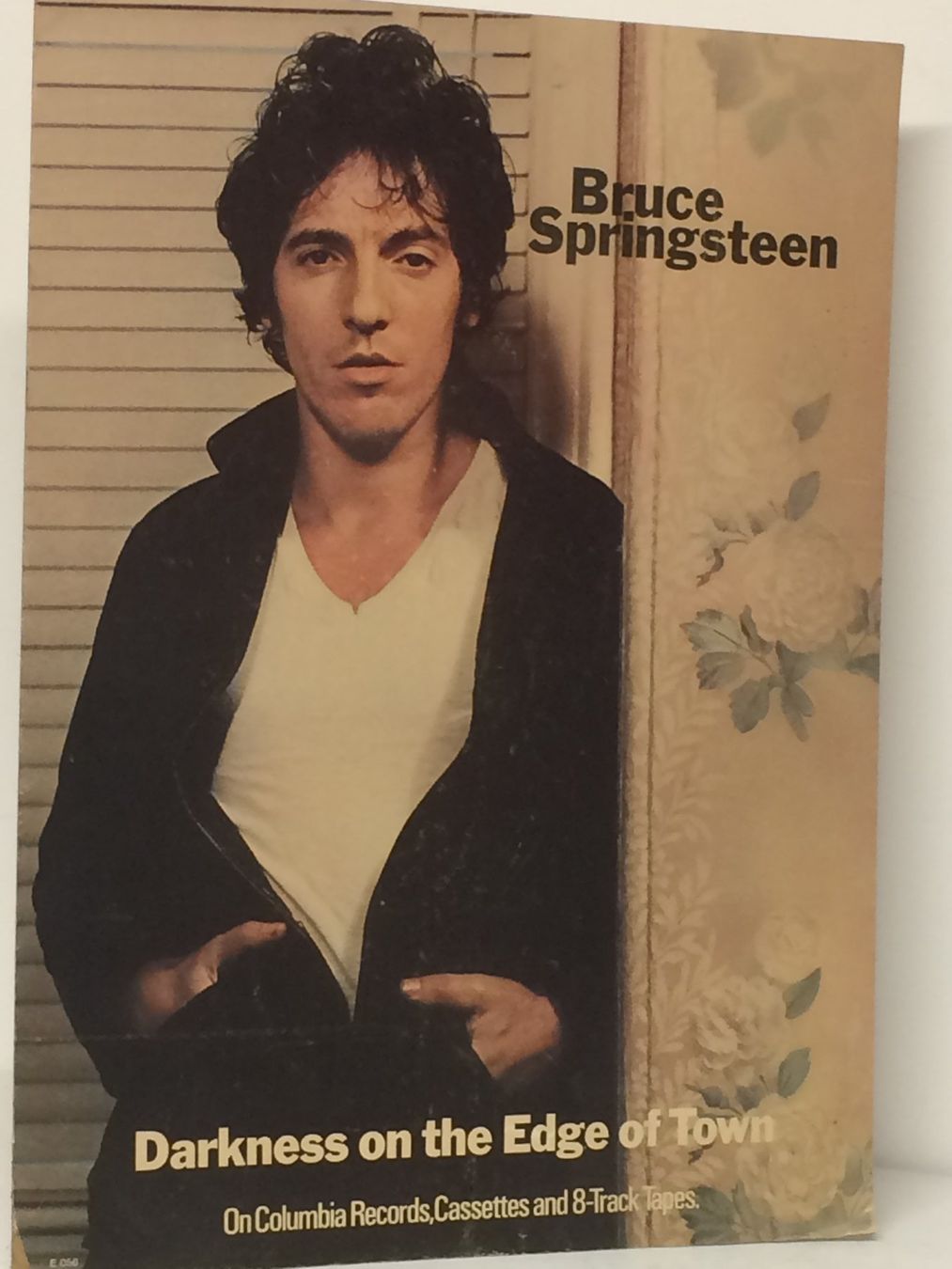 Poster & Bilder: BRUCE SPRINGSTEEN DARKNESS ON THE EDGE .. STAND UP DISPLAY – Gebraucht aus Vezia von Aquarius_Age 1