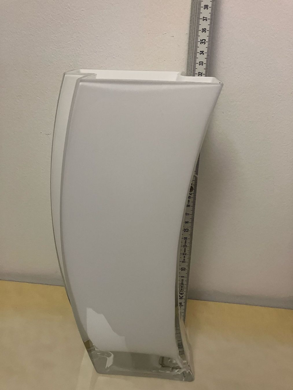 Vasen & Gefässe: Vaso design in vetro bianco – Gebraucht aus Melano von H-Sara 1