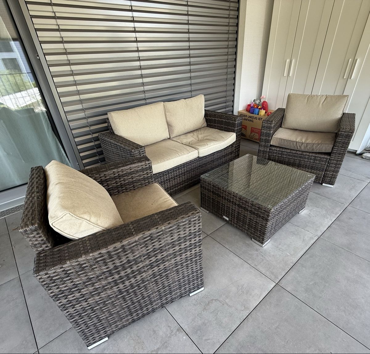 Set di tavolo e panche: Lounge limare   4 Teilig  – Usato da Pfeffikon LU venduto da pepino17 1