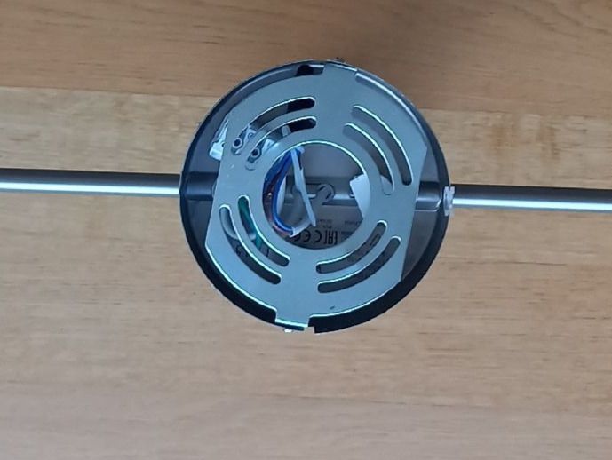 Ikea Lustres & lampes de plafonds: Deckenleuchte, drei armig, verstellbar mit Led Lampen. – D'occasion à Ebikon par Romei23 3