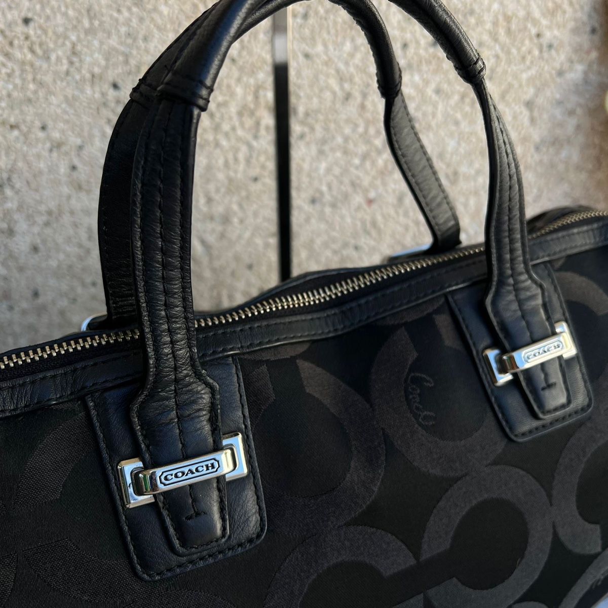 Coach Taschen für Damen: Schwarze Coach Handtasche, neuwertig - ein Schnäppchen! – Neu (gemäss Beschreibung) aus Eggenwil von CNSRVINTAGE 1