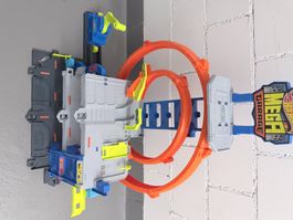 Hot Wheels City Mega Garage