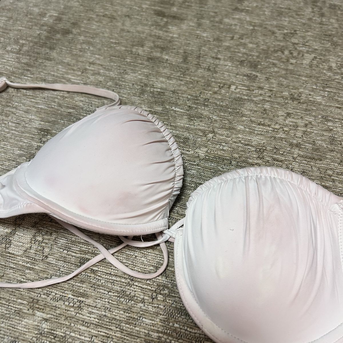 H&M Costumi da bagno & Bikini: Haut de bikini H&M, blanc, taille 75C – Usato da St-George venduto da elena27 1