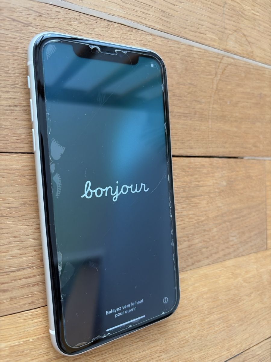 Apple Portables: Iphone 11 – D'occasion à Wettingen par enhuufeguggus 1