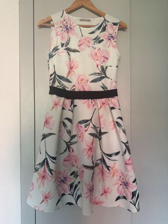Anna Field: Elegantes Sommerkleid mit Blumen- Grösse 36