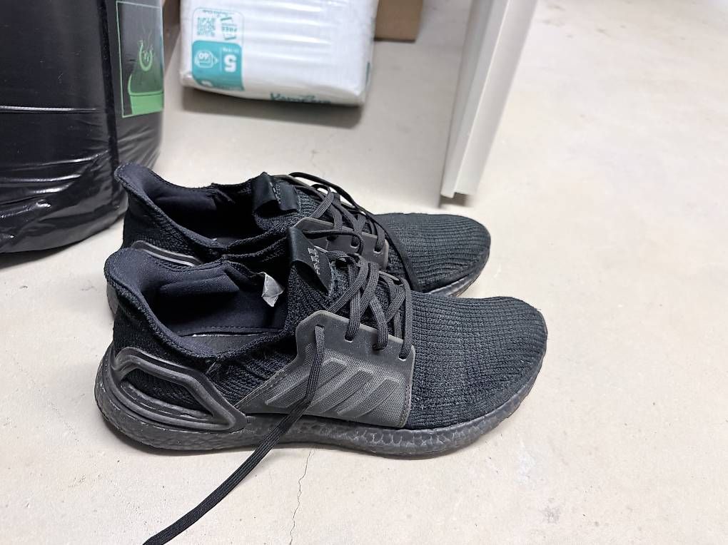 Scarpe da uomo: Adidas Ultraboost 19 Gr. 45 – Usato da Langenthal venduto da AliceAmmann 1