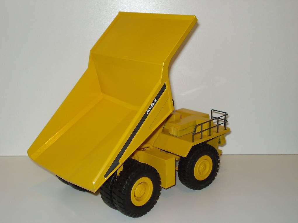 Conrad Kit di modellismo & Modellini statici: KOMATSU - HAULPAK 730 E Muldenkipper – Nuovo (secondo la descrizione) da Mitlödi venduto da worker04 3