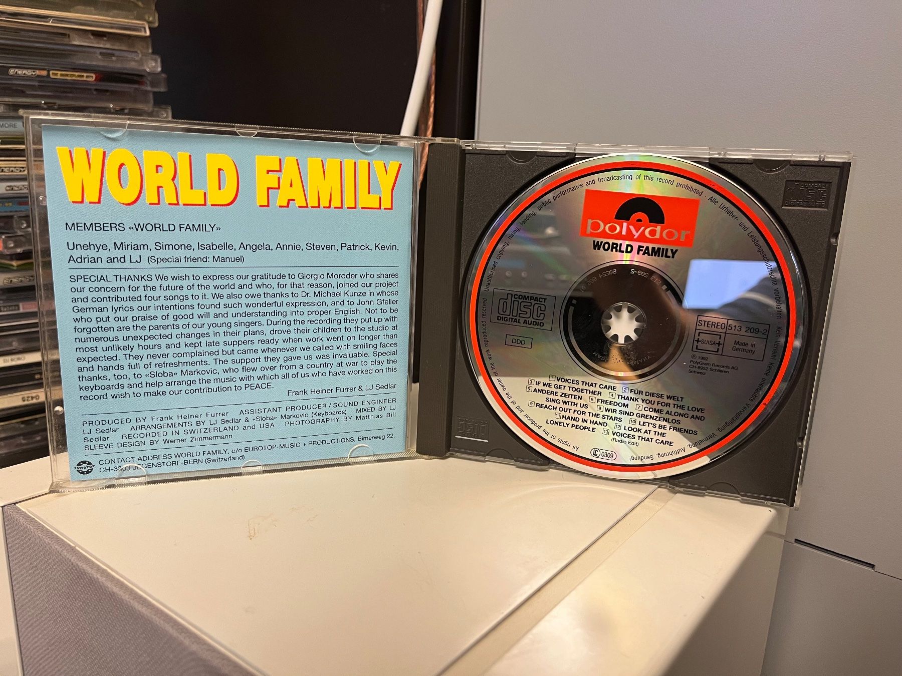 CDs: World Family - HA11B – Gebraucht aus Küsnacht ZH von swisssales.net 2