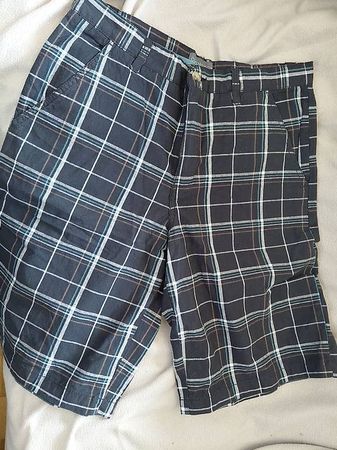 2 Kurze Hose gr 30
