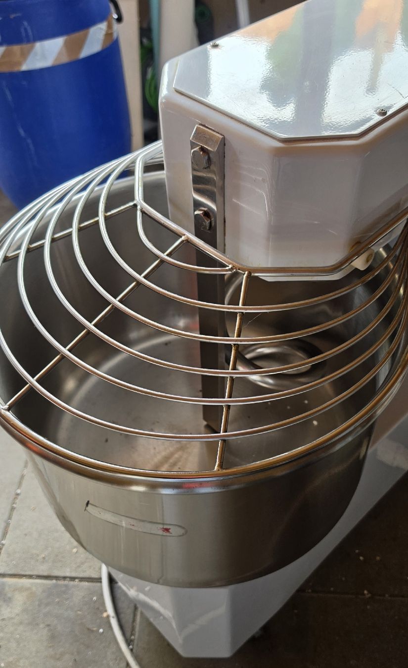 Elettrodomestici da cucina: Industriemaschine Knetmaschine  – Usato da Erlinsbach SO venduto da dopadach 1