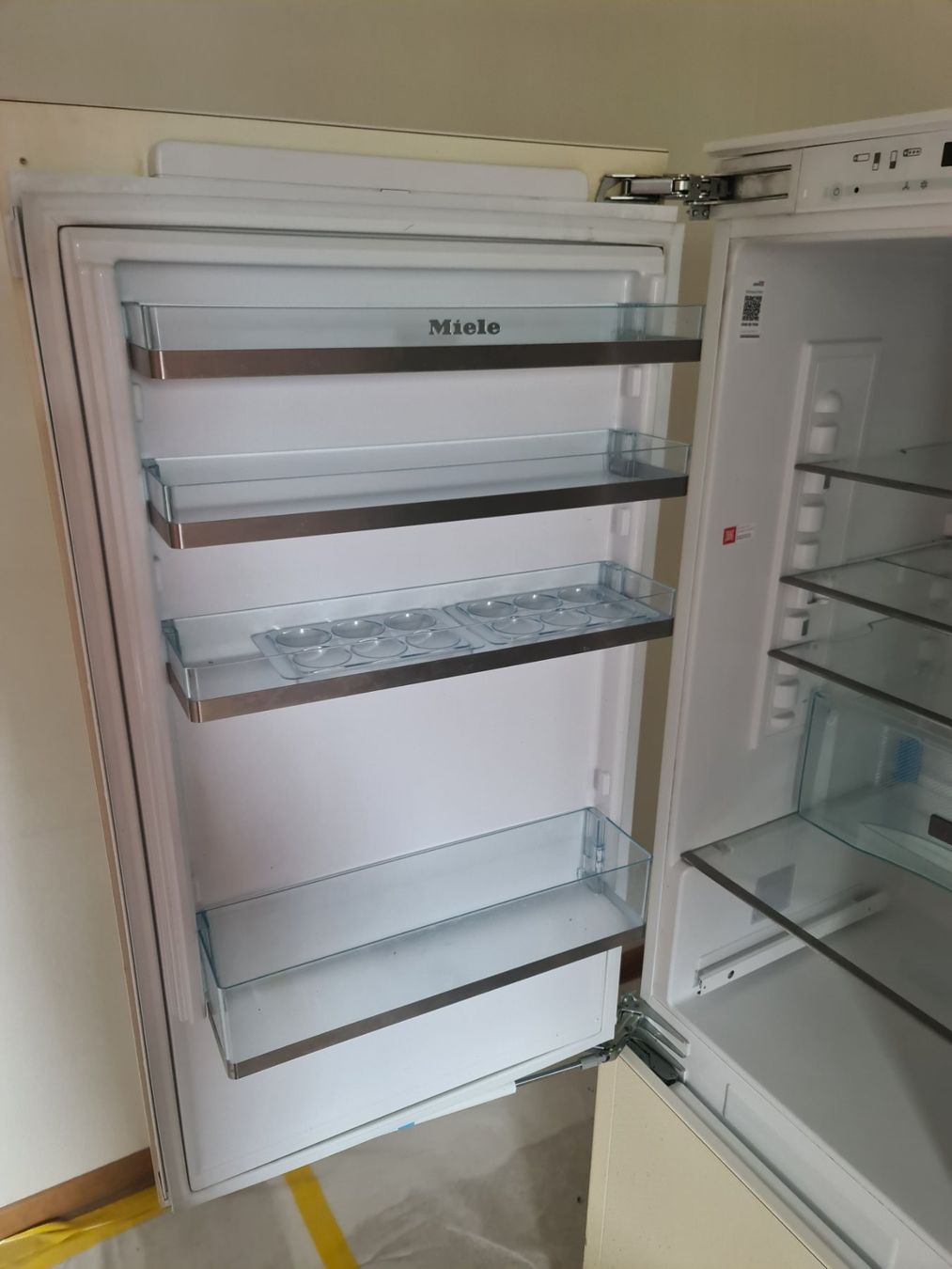 Miele Frigoriferi: Miele Einbaukühlschrank mit Gefrierfach – Usato da Winterthur venduto da jbo_sn6c 2