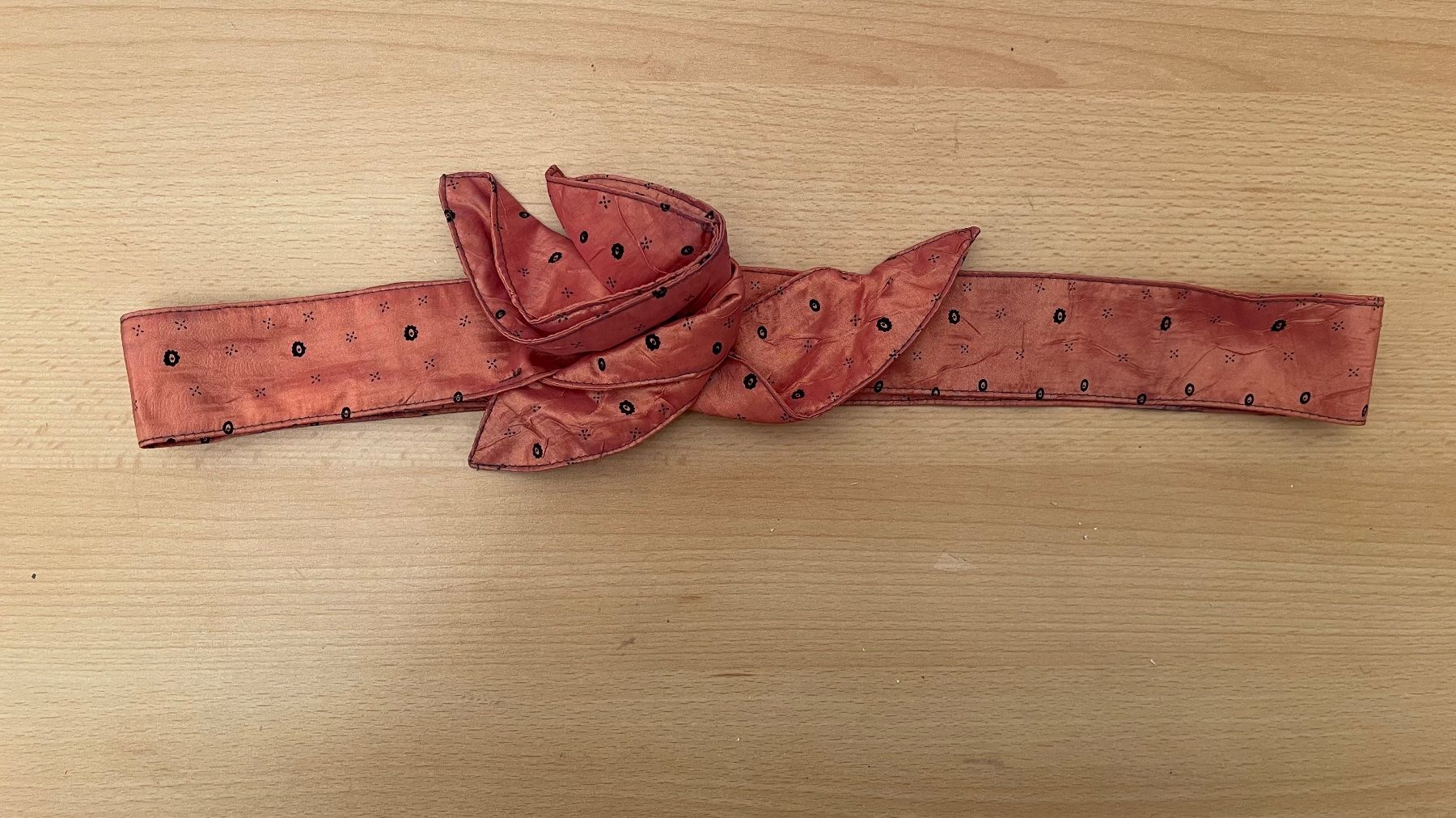 Promod Cinture: Gürtel mit Blume 99x4cm/NP47CHF Seide – Nuovo (secondo la descrizione) da Kölliken venduto da Prscoo 1