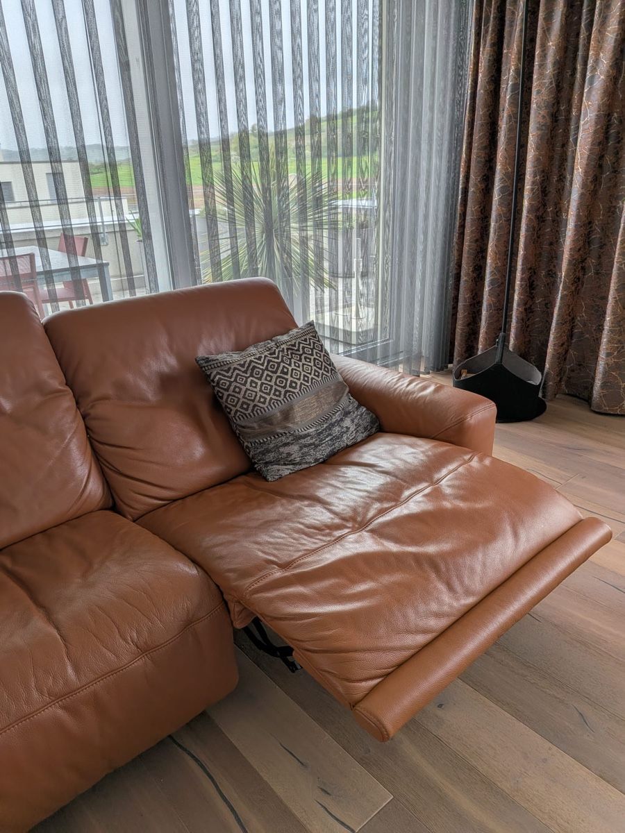 Divani: Ledersofa mit Relaxfunktion, braun / cognac – Usato da Gächlingen venduto da viviennenevi 6
