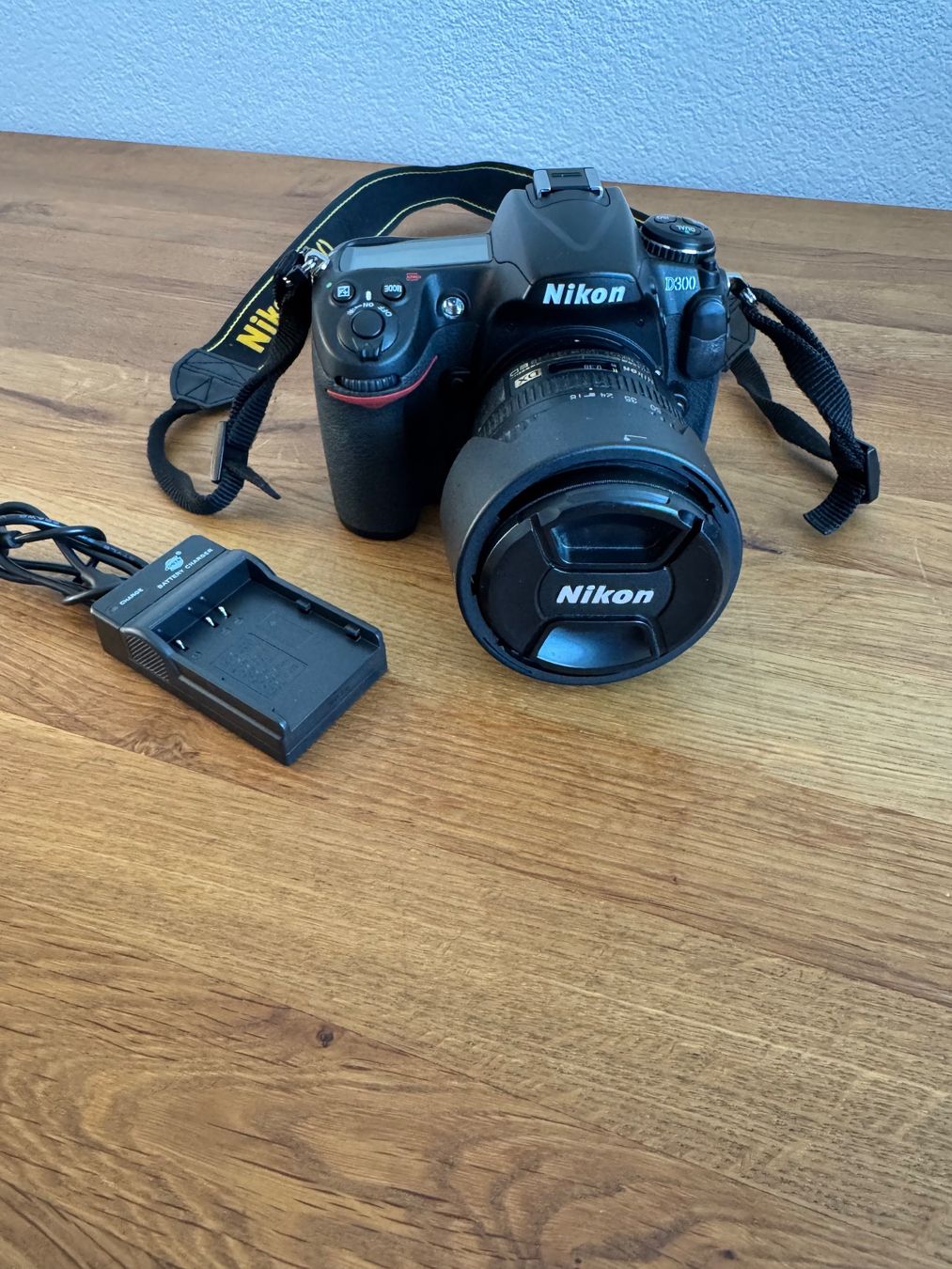 Nikon Fotocamera: Digitale Spiegelreflexkamera Nikon D300 – Usato da frauenfeld venduto da pipi018