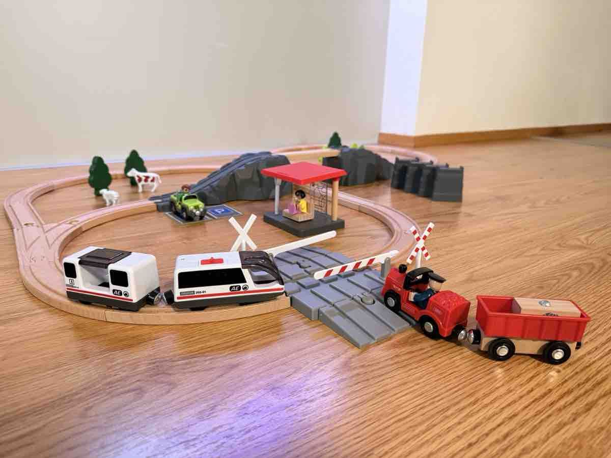 Lidl Spielzeuge: Playtive Junior Eisenbahn Holz Set – Gebraucht aus Rotkreuz von ZG6343