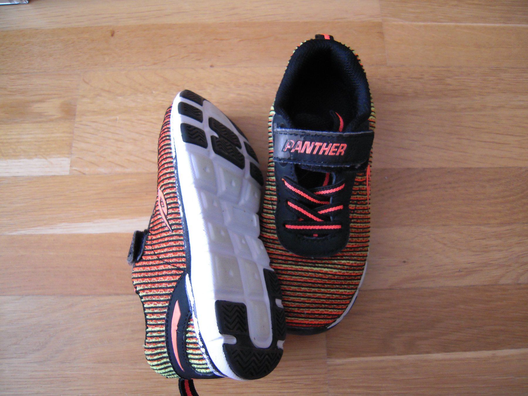 Scarpe per ragazzi: Turnschuhe / Hallenturnschuhe Gr 28 – Usato da Uzwil venduto da visions77 2