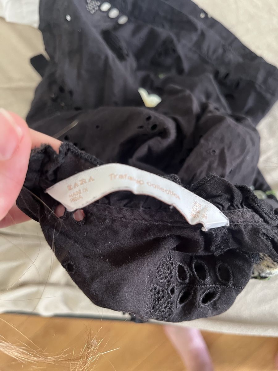 Zara Tops: Haut noir brodé Zara – D'occasion à Zürich par Noemie1994 3