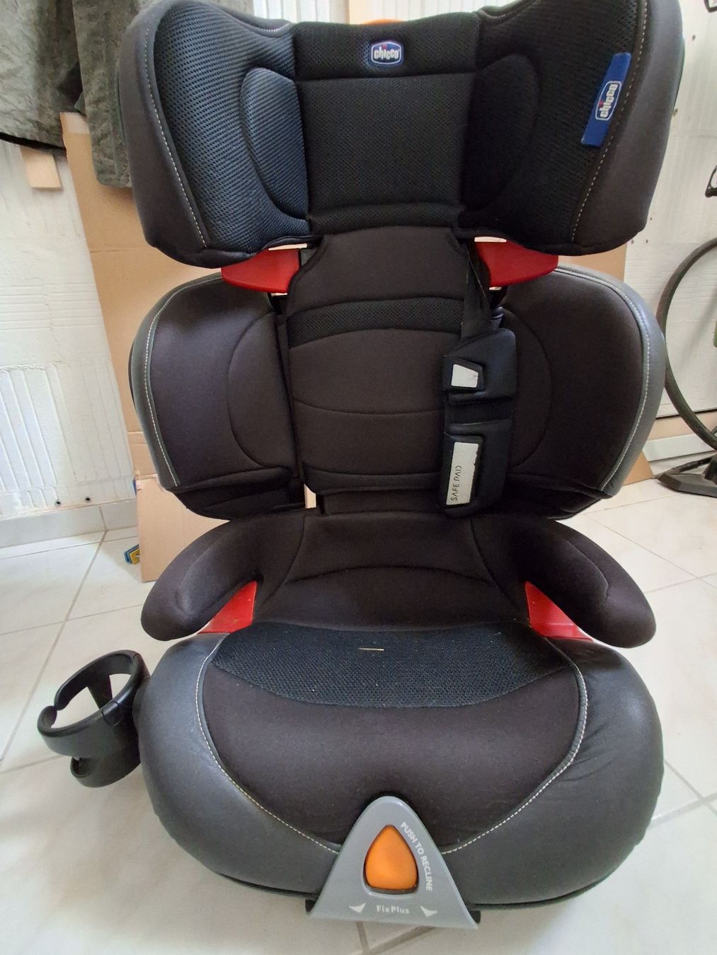 Chicco Sièges auto: Chicco Kindersitz FixPlus 15-36 kg gebraucht – D'occasion à Weiach par Musikmaengu