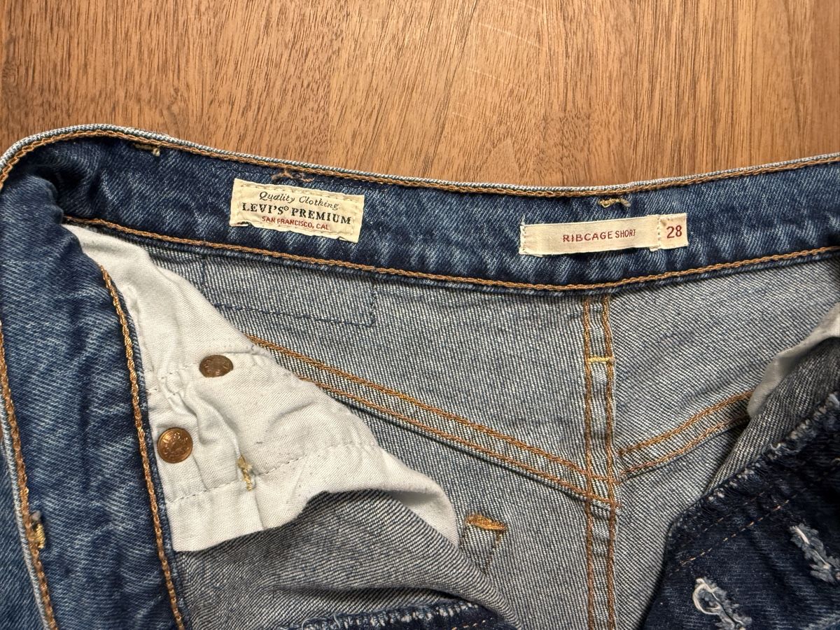 Levi's Hosen: Jeans Levis Shorts Gr.28 – Gebraucht aus Biel/Bienne von fabuena 2