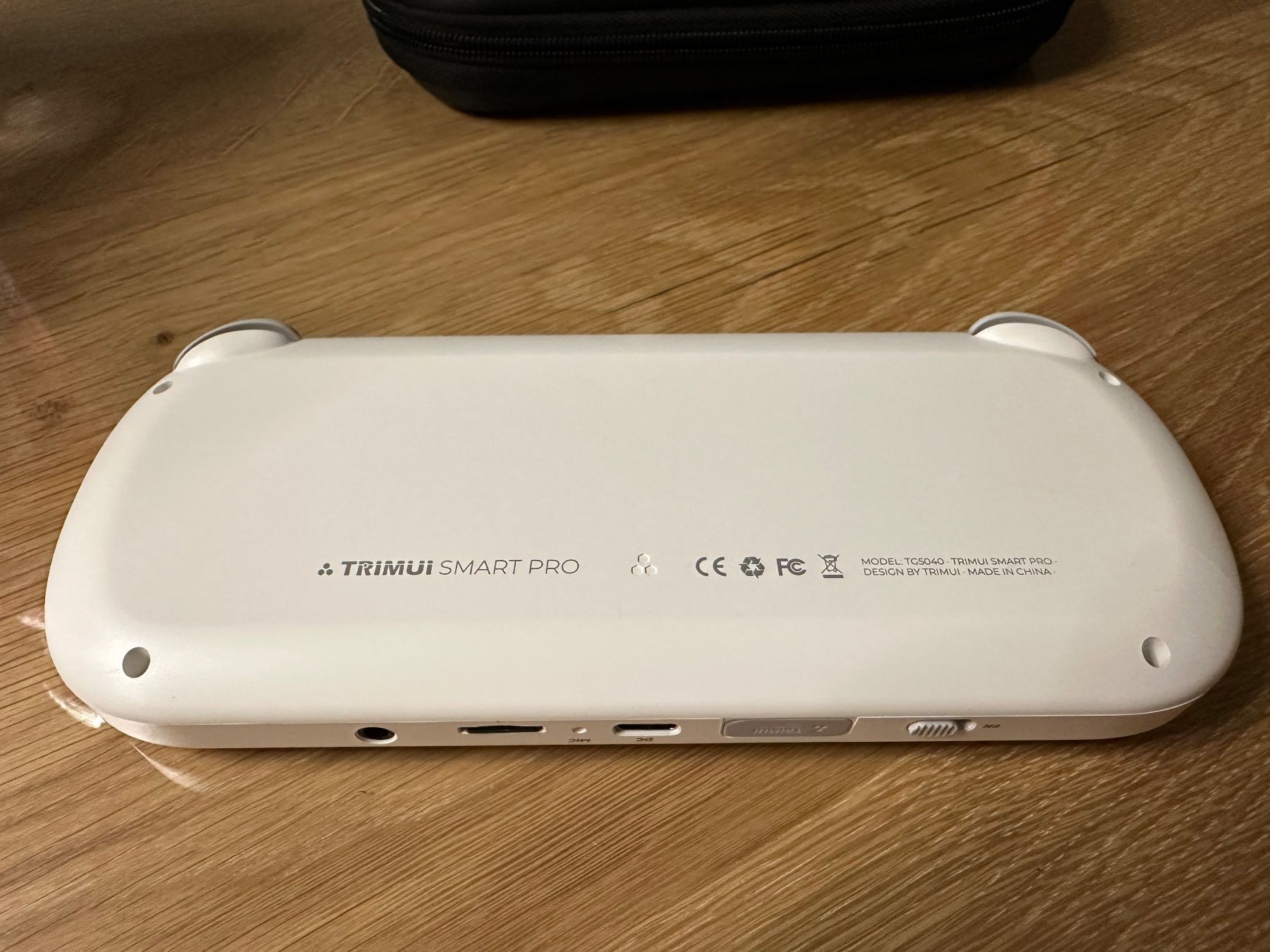 Konsolen: Retro Gaming TrimUI Smart Pro + Case – Neu (gemäss Beschreibung) aus Siggenthal Station von DynamicLight 5