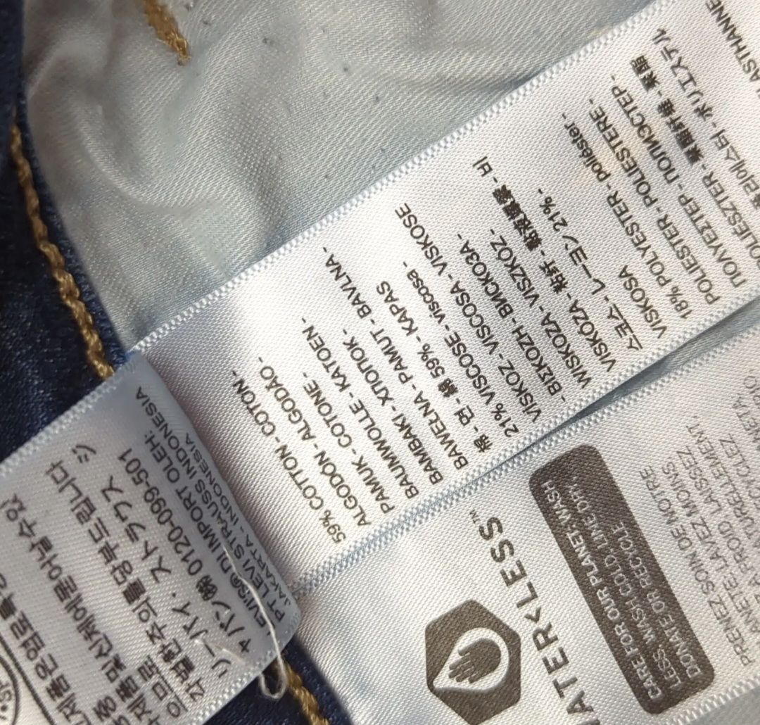 Levi's Jeans: Levi's 315 Shaping Bootcut Jeans Blau W27 – Nuovo (secondo la descrizione) da Le Locle venduto da sAm_2112 2