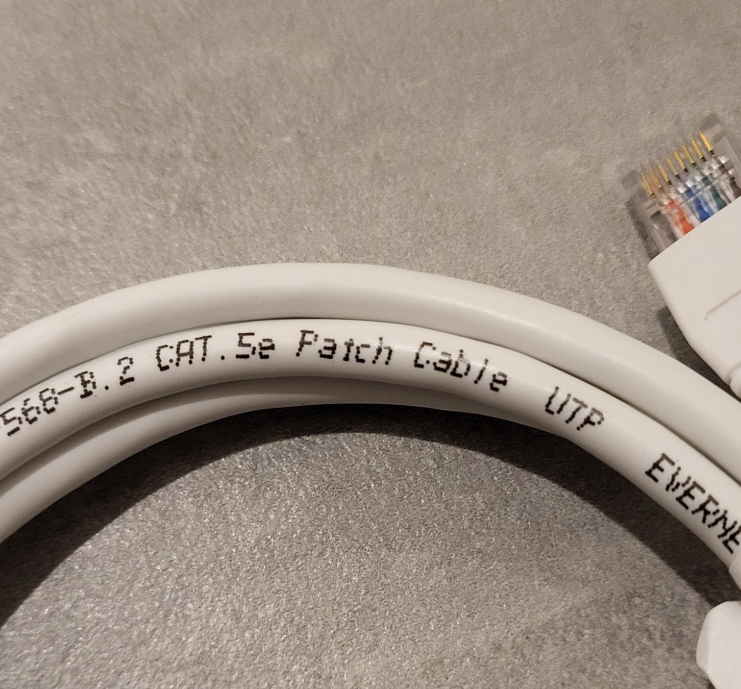 Cavi: Cavo Ethernet Cat. 5e, 2 m – Nuovo (secondo la descrizione) da Castione venduto da Argi_R 1