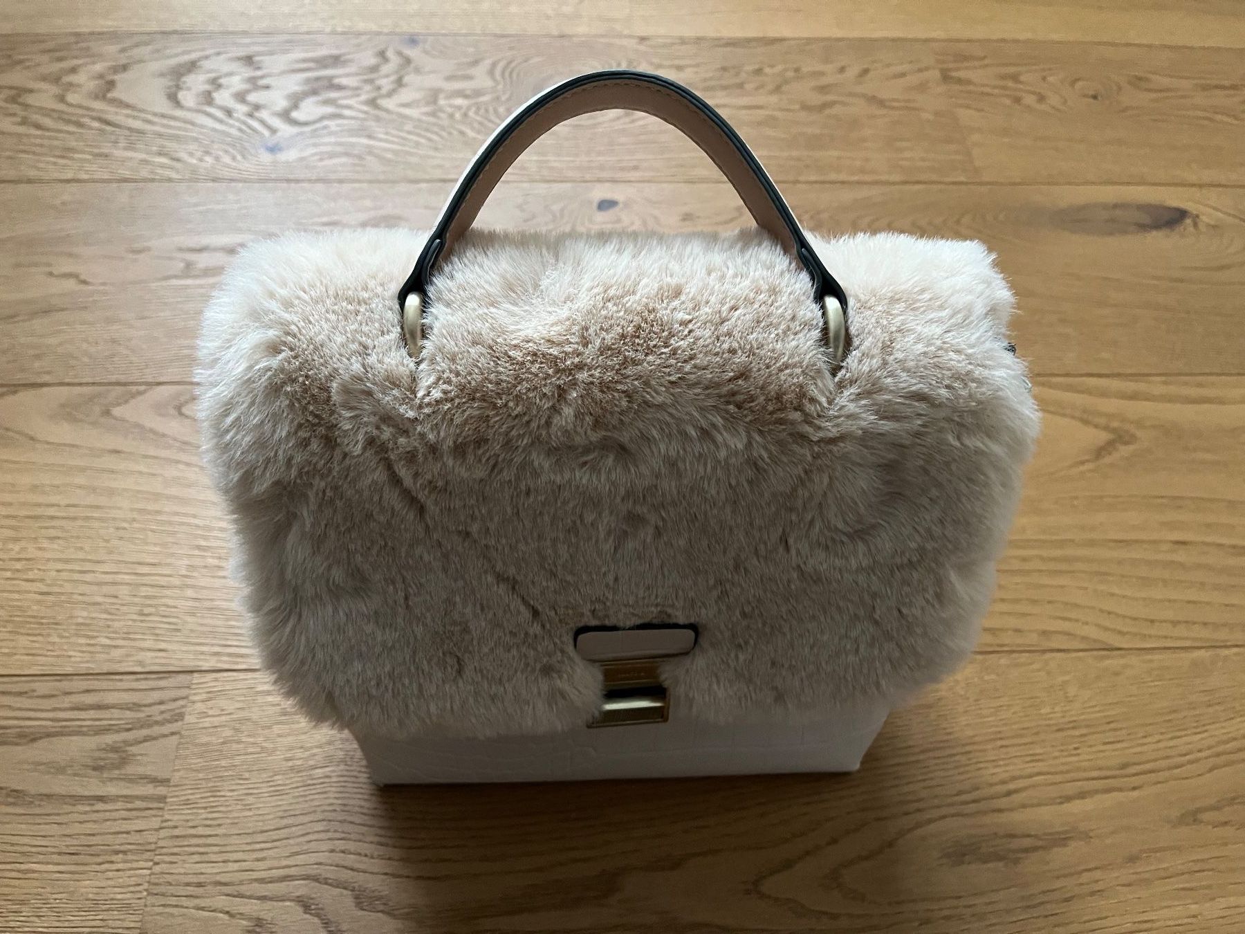 Taschen für Damen: Rucksack/-Tasche – Gebraucht aus Balgach von Olieto 3