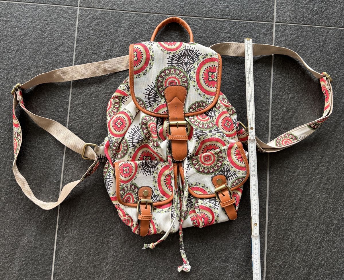Borse & Zaini: Stoff-Rucksack mit Blumenmuster – Usato da Lüsslingen venduto da Geronimo66