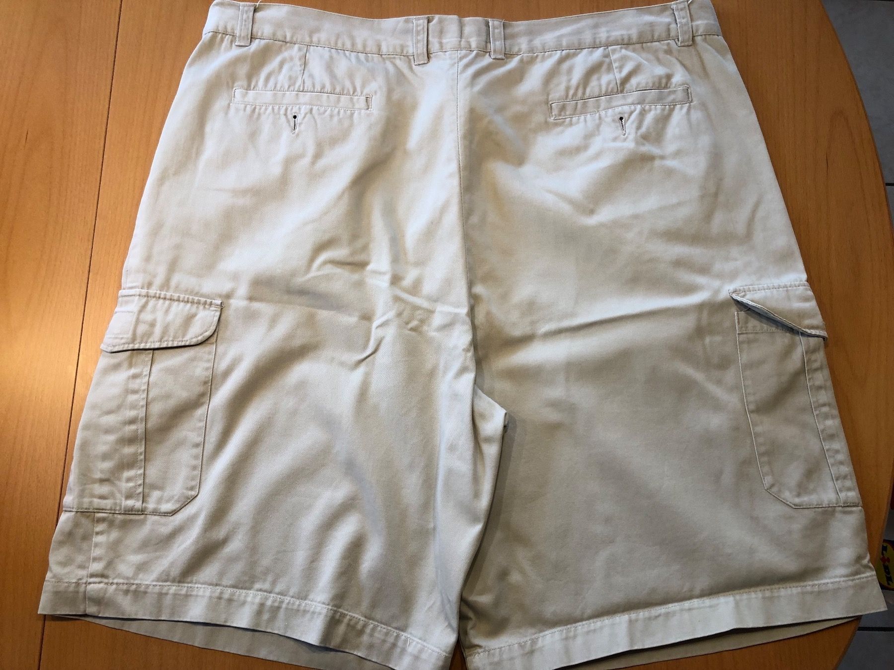 Pantaloni: Hose kurz, beige Gr. 60 – Usato da Zäziwil venduto da lolek01 1